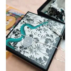 구찌 트레이드마크 하트 목걸이